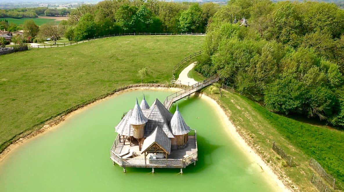 Châteaux dans les arbres